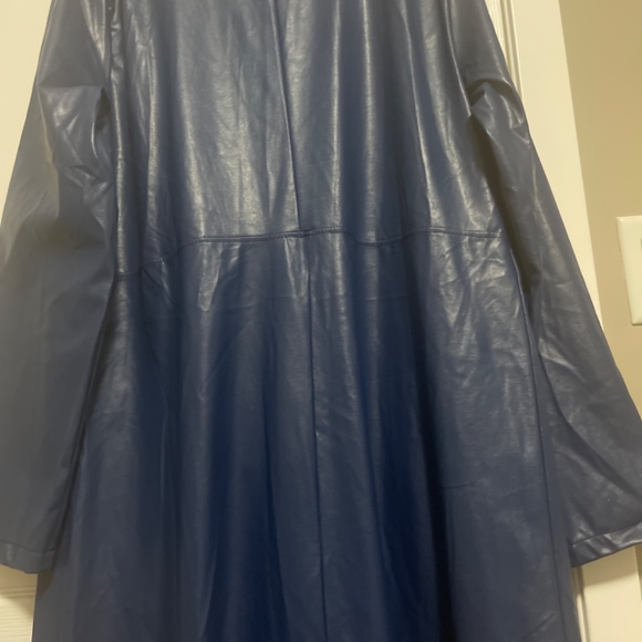 Leather trench coat - Picture 3 of 4